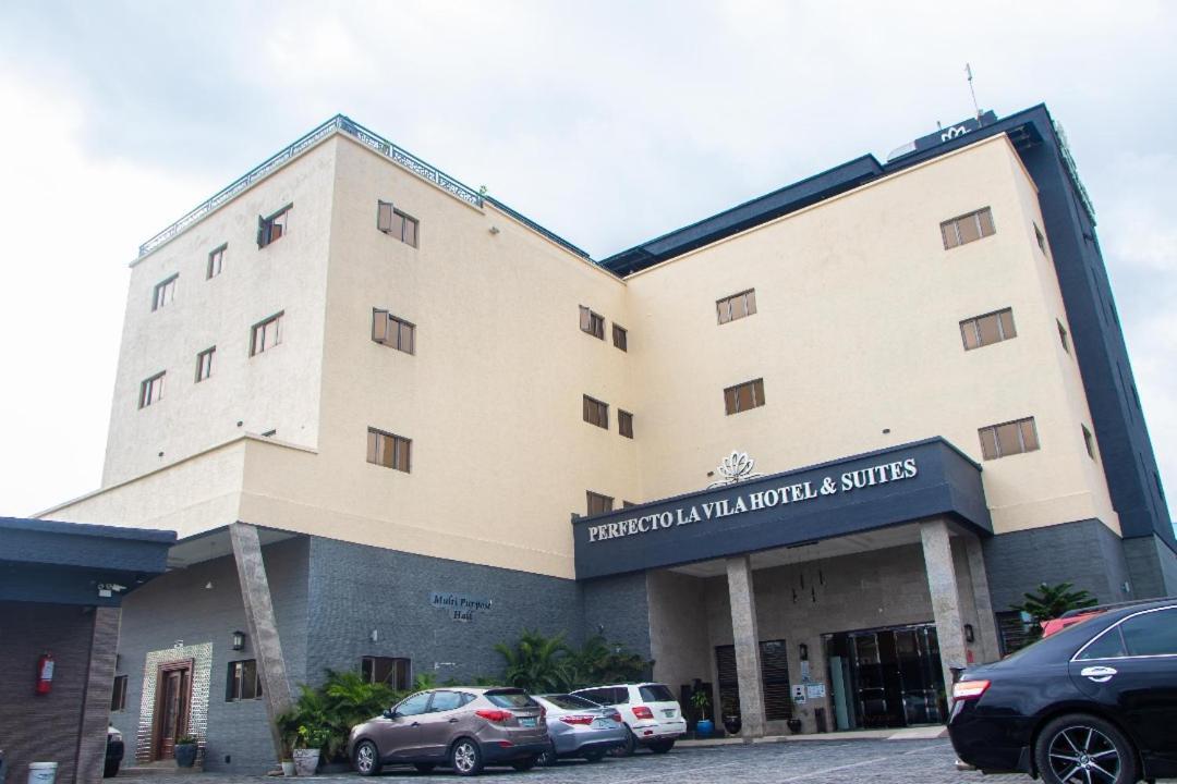 Perfecto La Vila Hotel And Suites Lagos Exterior foto