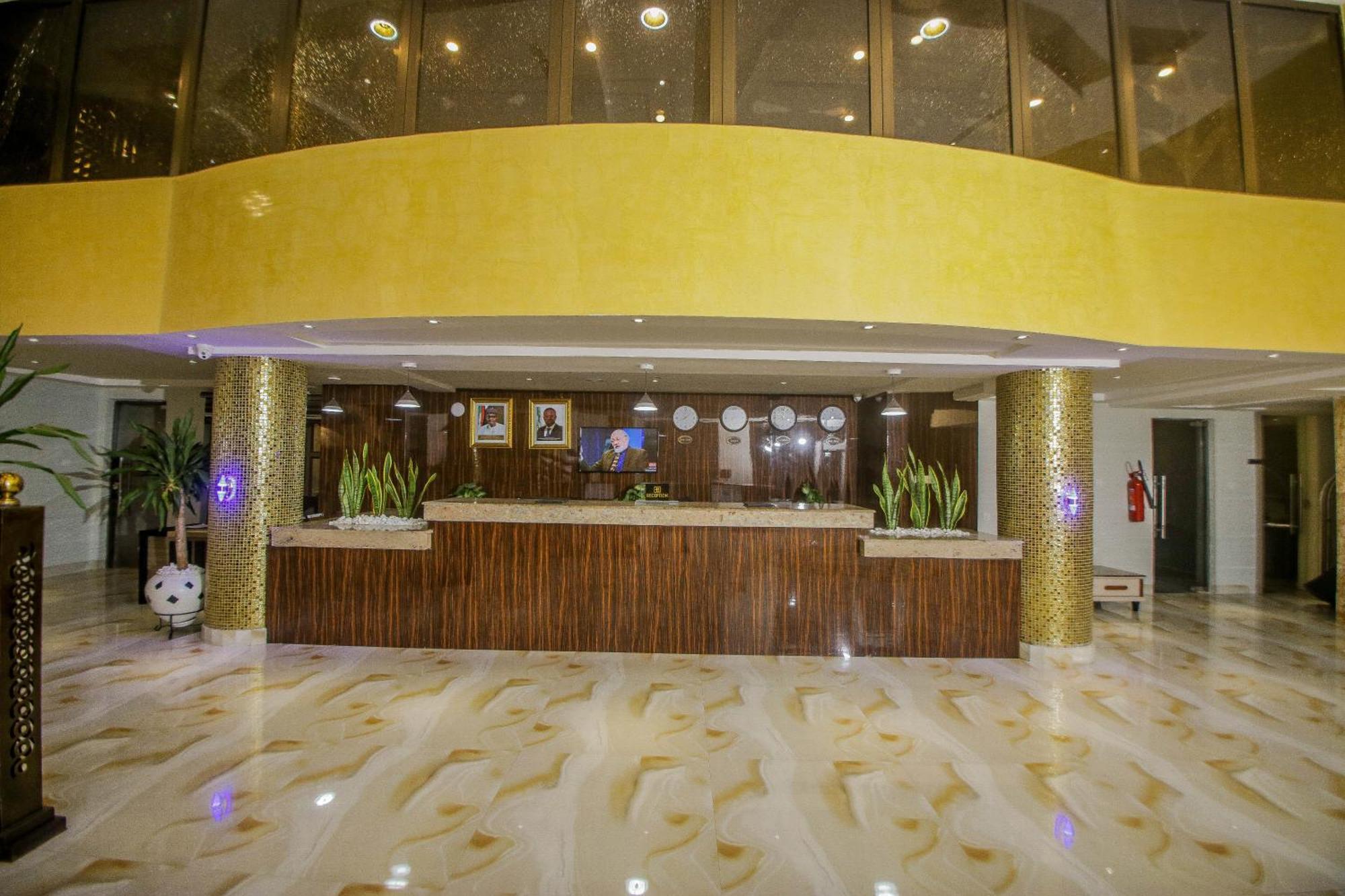 Perfecto La Vila Hotel And Suites Lagos Exterior foto