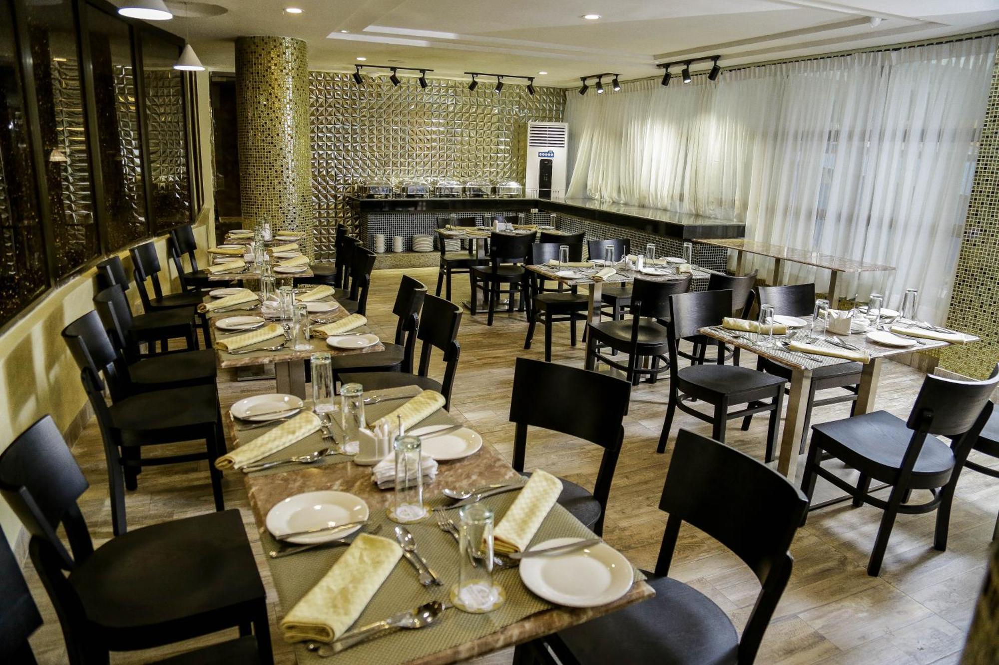 Perfecto La Vila Hotel And Suites Lagos Exterior foto