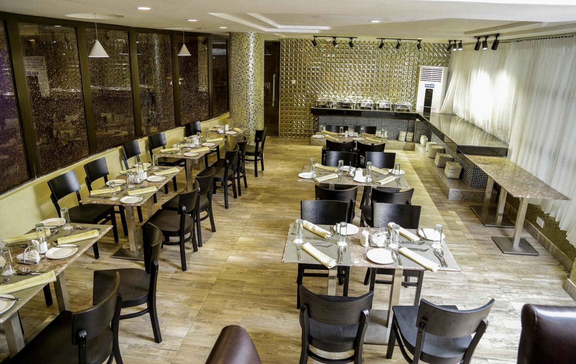 Perfecto La Vila Hotel And Suites Lagos Exterior foto
