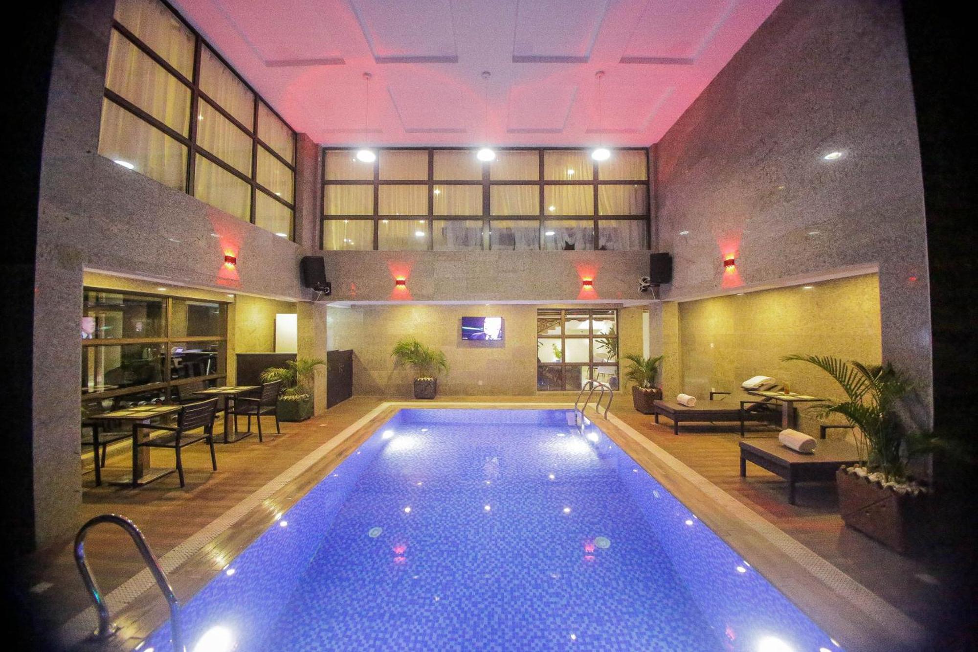 Perfecto La Vila Hotel And Suites Lagos Exterior foto
