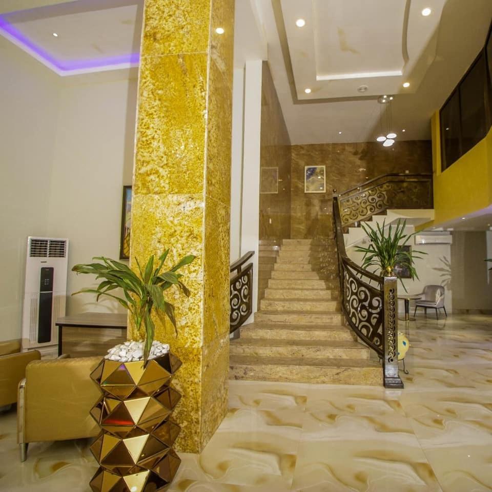Perfecto La Vila Hotel And Suites Lagos Exterior foto