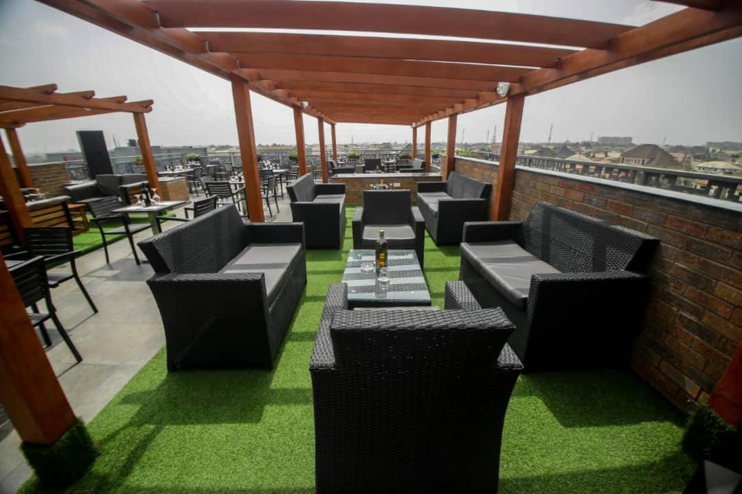 Perfecto La Vila Hotel And Suites Lagos Exterior foto