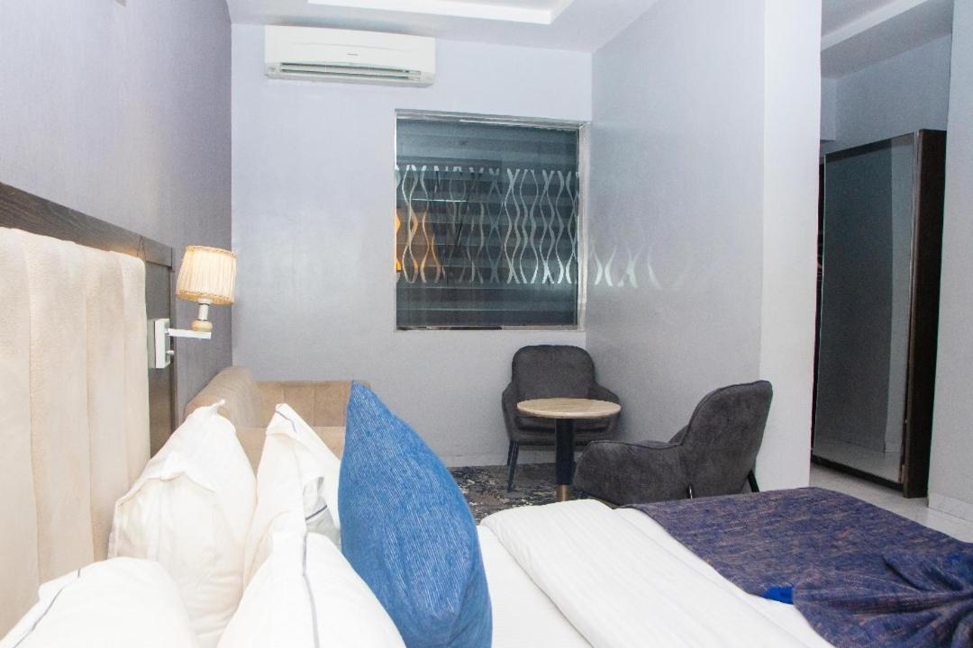 Perfecto La Vila Hotel And Suites Lagos Exterior foto