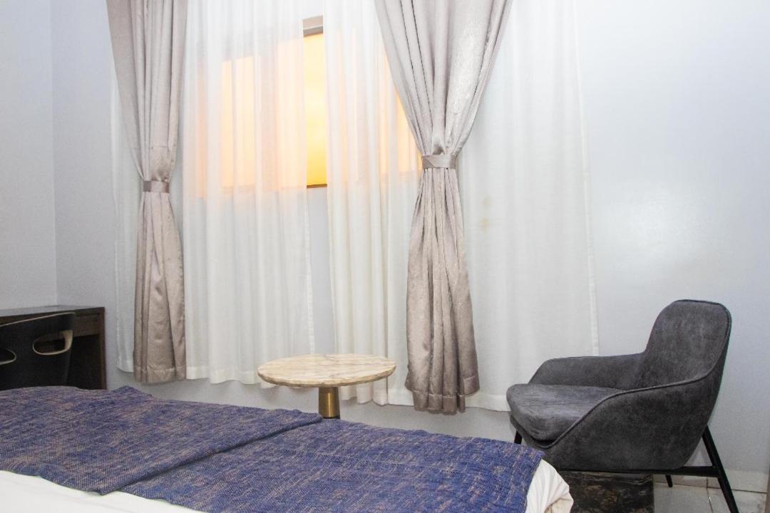 Perfecto La Vila Hotel And Suites Lagos Exterior foto