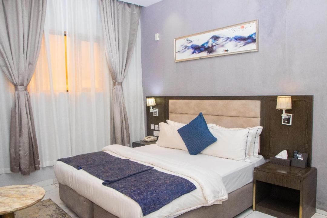 Perfecto La Vila Hotel And Suites Lagos Exterior foto