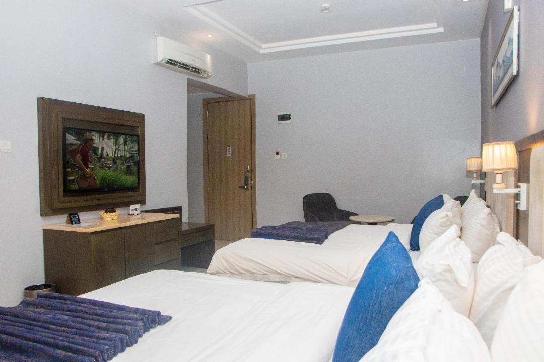 Perfecto La Vila Hotel And Suites Lagos Exterior foto