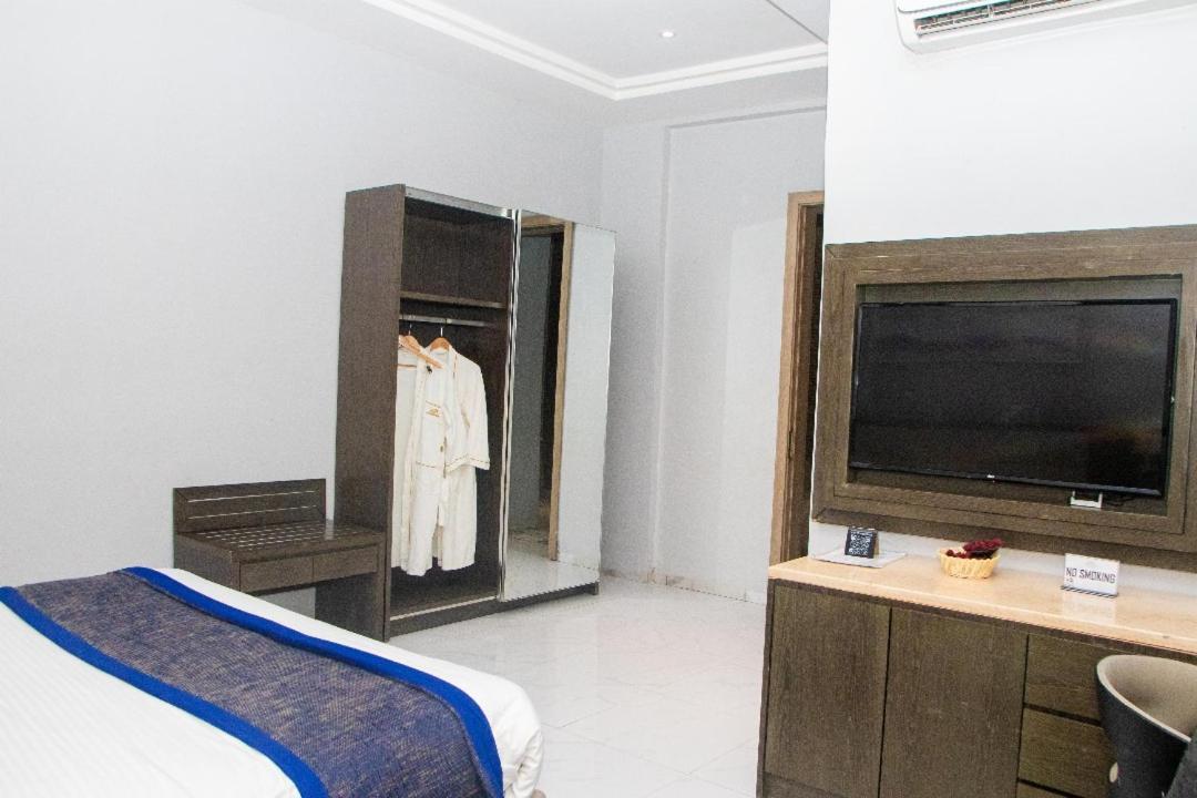Perfecto La Vila Hotel And Suites Lagos Exterior foto