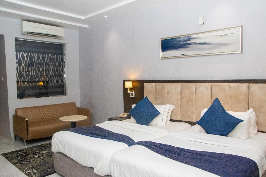 Perfecto La Vila Hotel And Suites Lagos Exterior foto