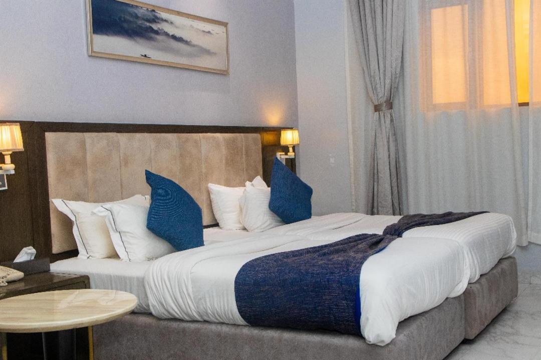 Perfecto La Vila Hotel And Suites Lagos Exterior foto