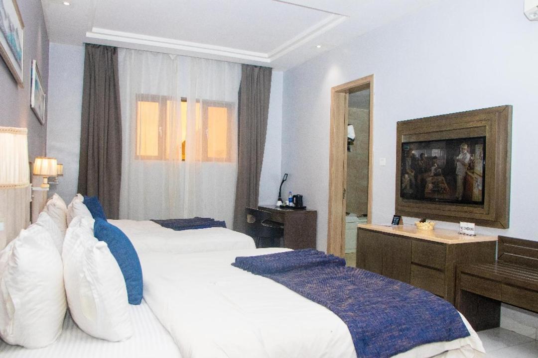 Perfecto La Vila Hotel And Suites Lagos Exterior foto