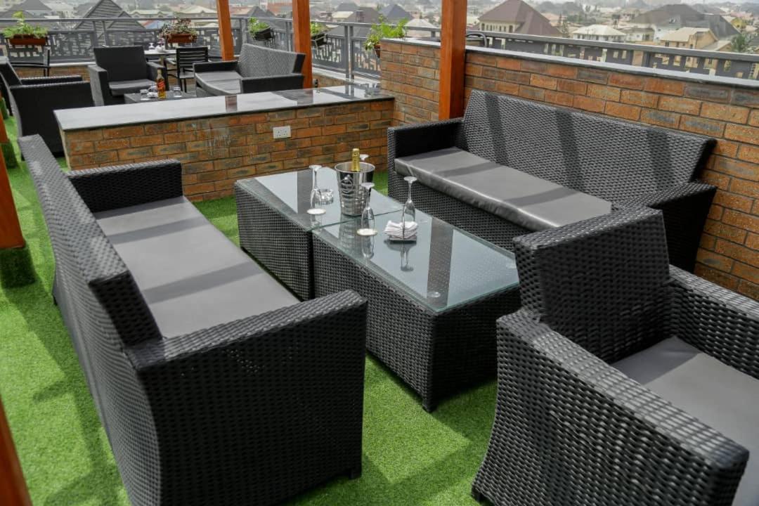 Perfecto La Vila Hotel And Suites Lagos Exterior foto
