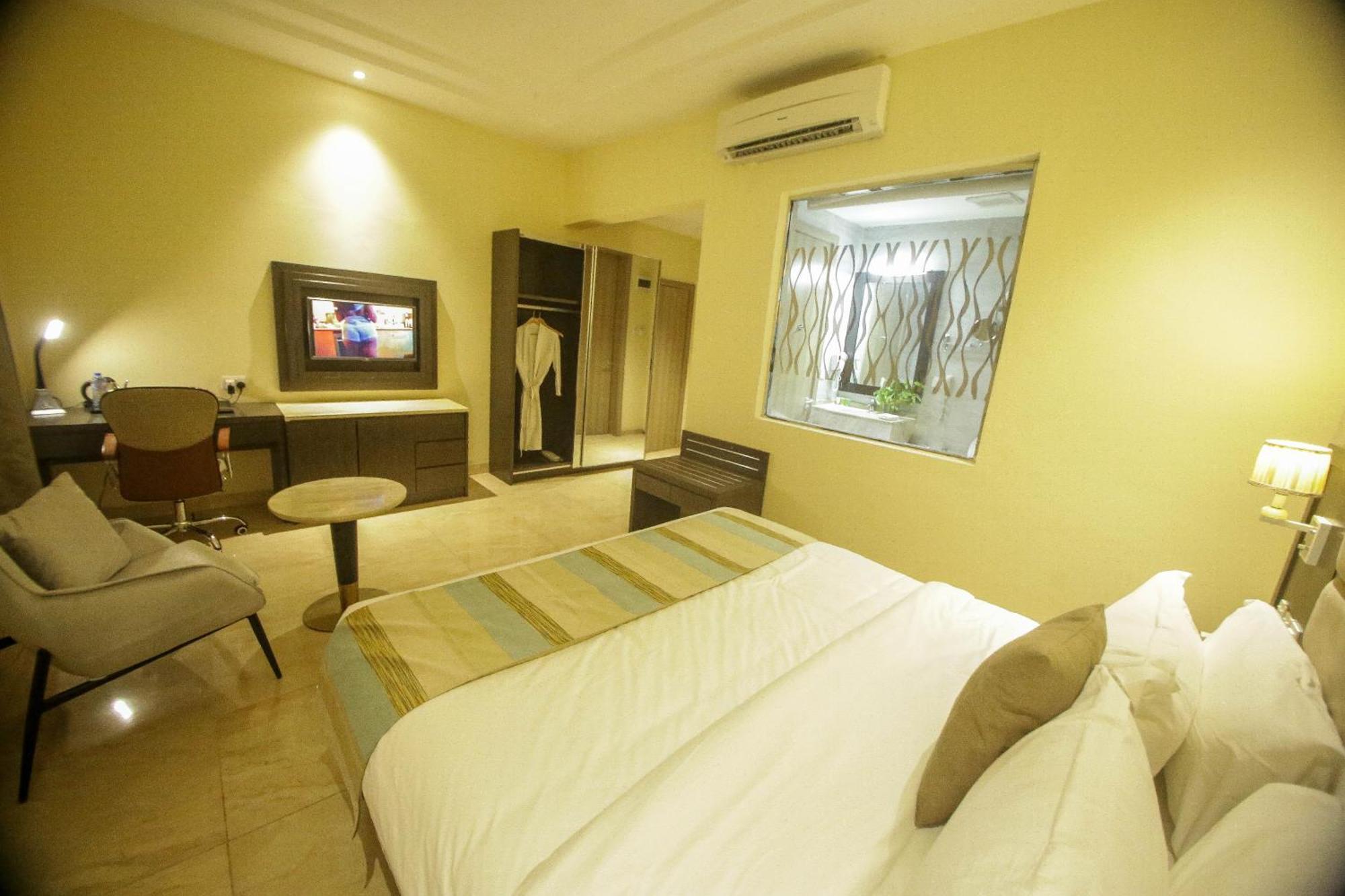 Perfecto La Vila Hotel And Suites Lagos Exterior foto