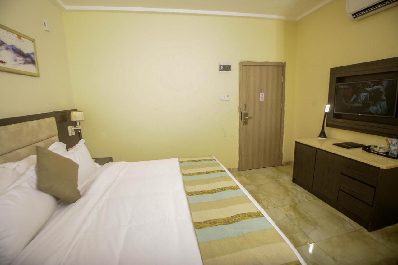 Perfecto La Vila Hotel And Suites Lagos Exterior foto