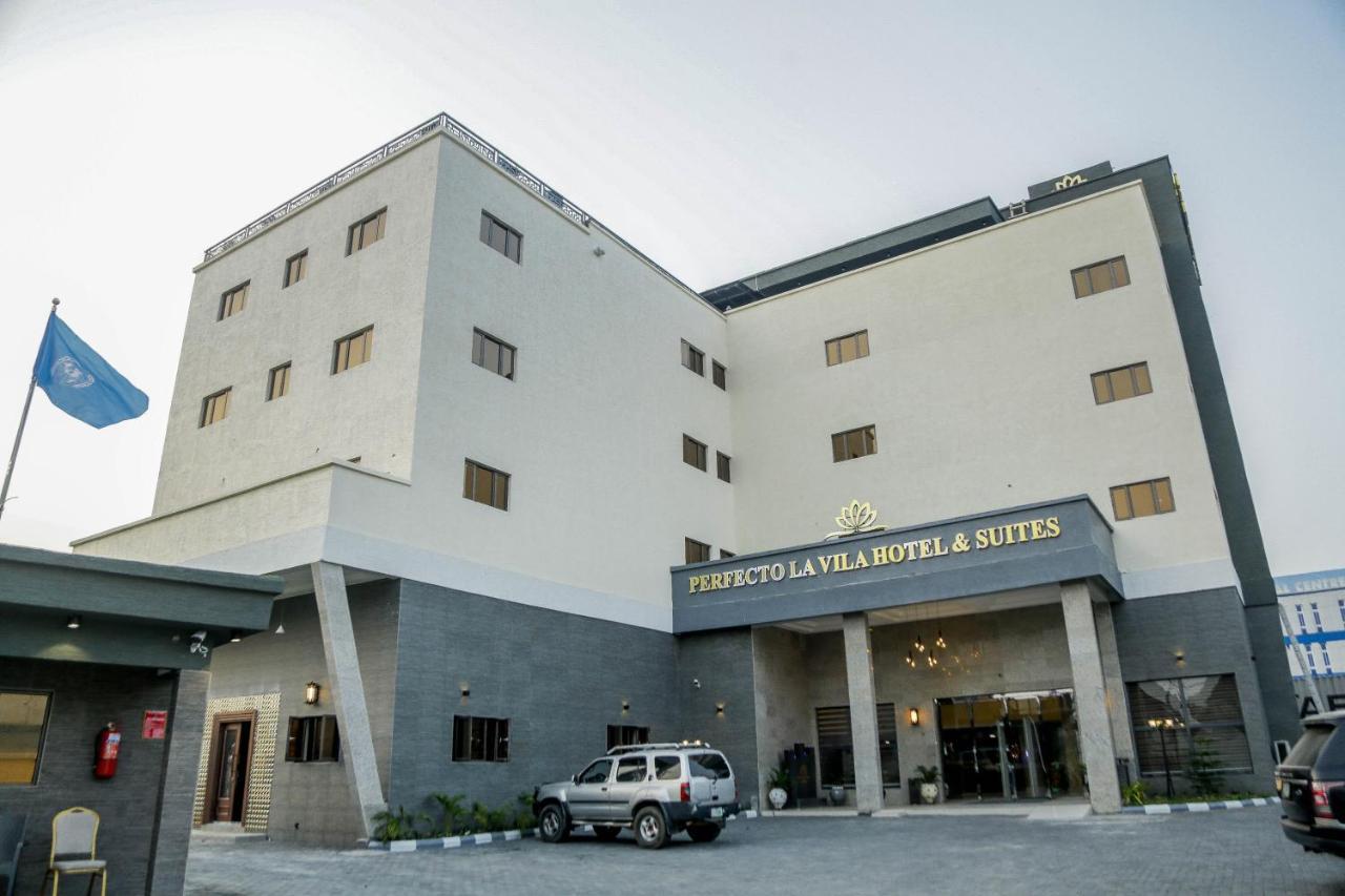 Perfecto La Vila Hotel And Suites Lagos Exterior foto