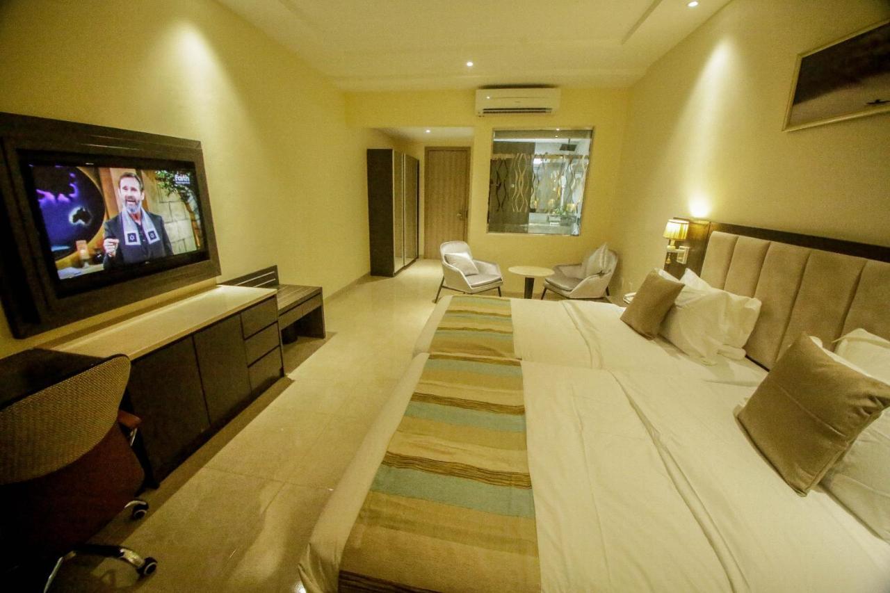 Perfecto La Vila Hotel And Suites Lagos Exterior foto