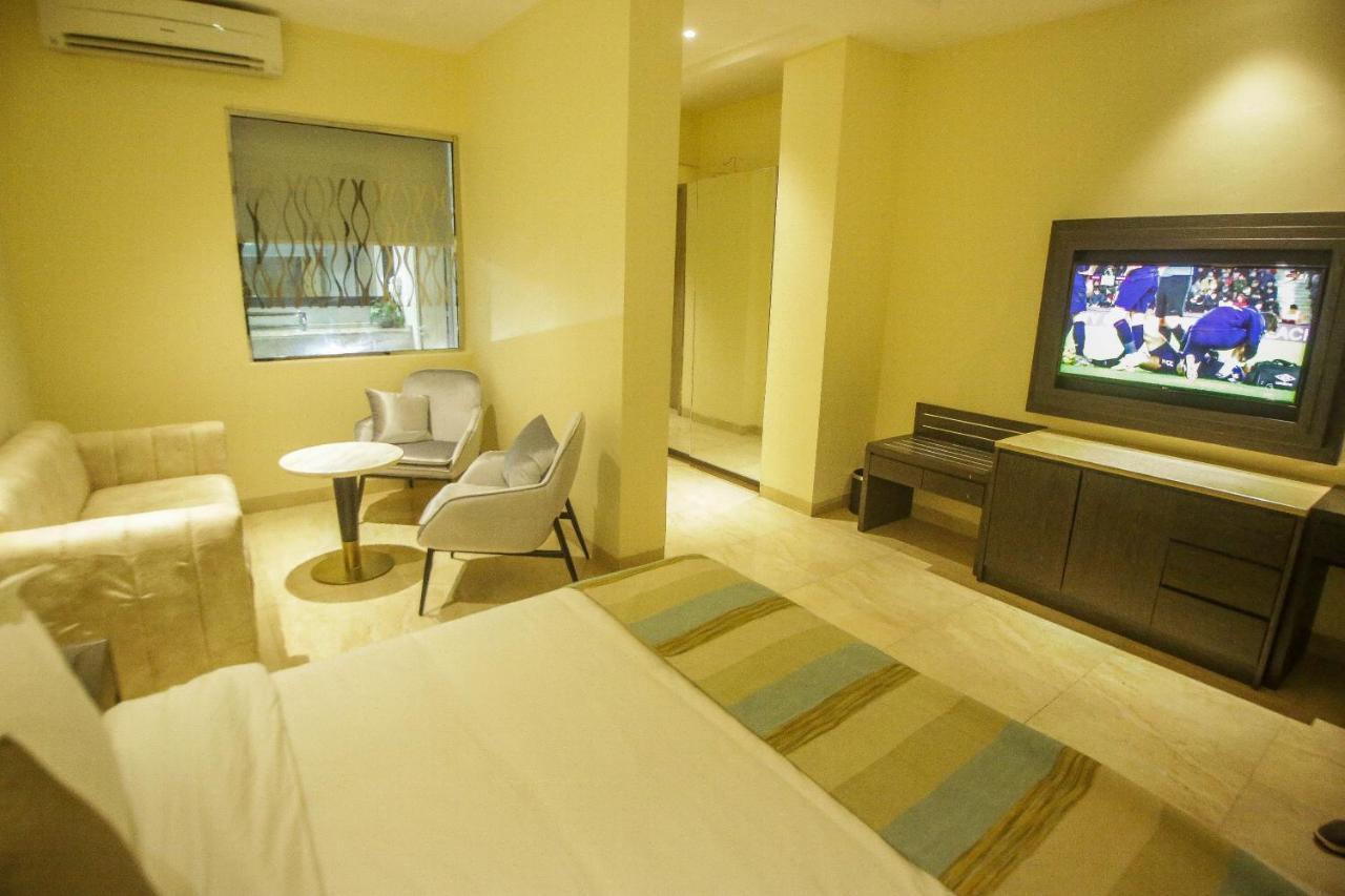 Perfecto La Vila Hotel And Suites Lagos Exterior foto