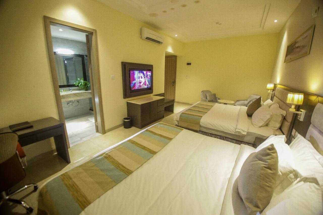 Perfecto La Vila Hotel And Suites Lagos Exterior foto