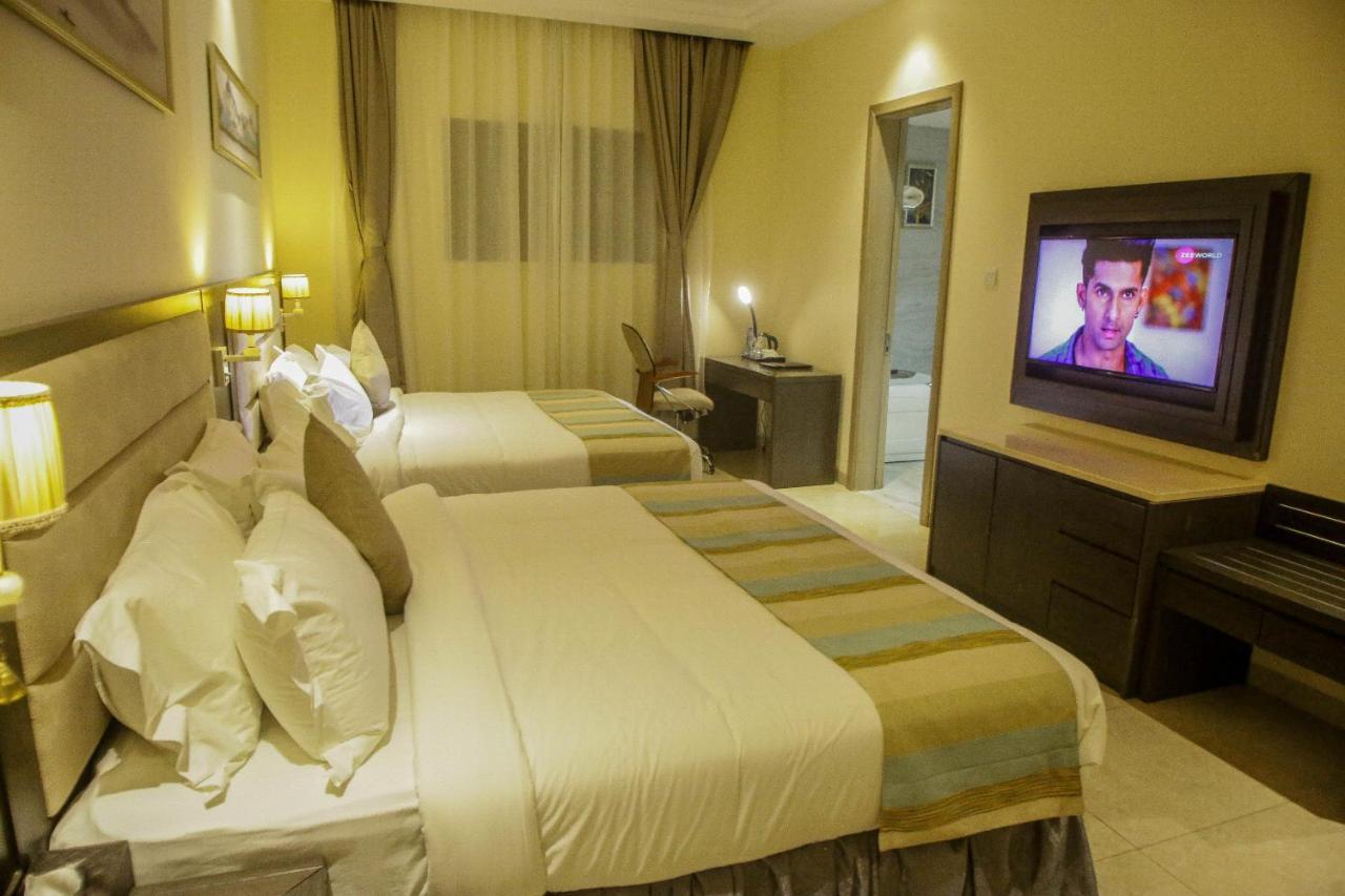 Perfecto La Vila Hotel And Suites Lagos Exterior foto