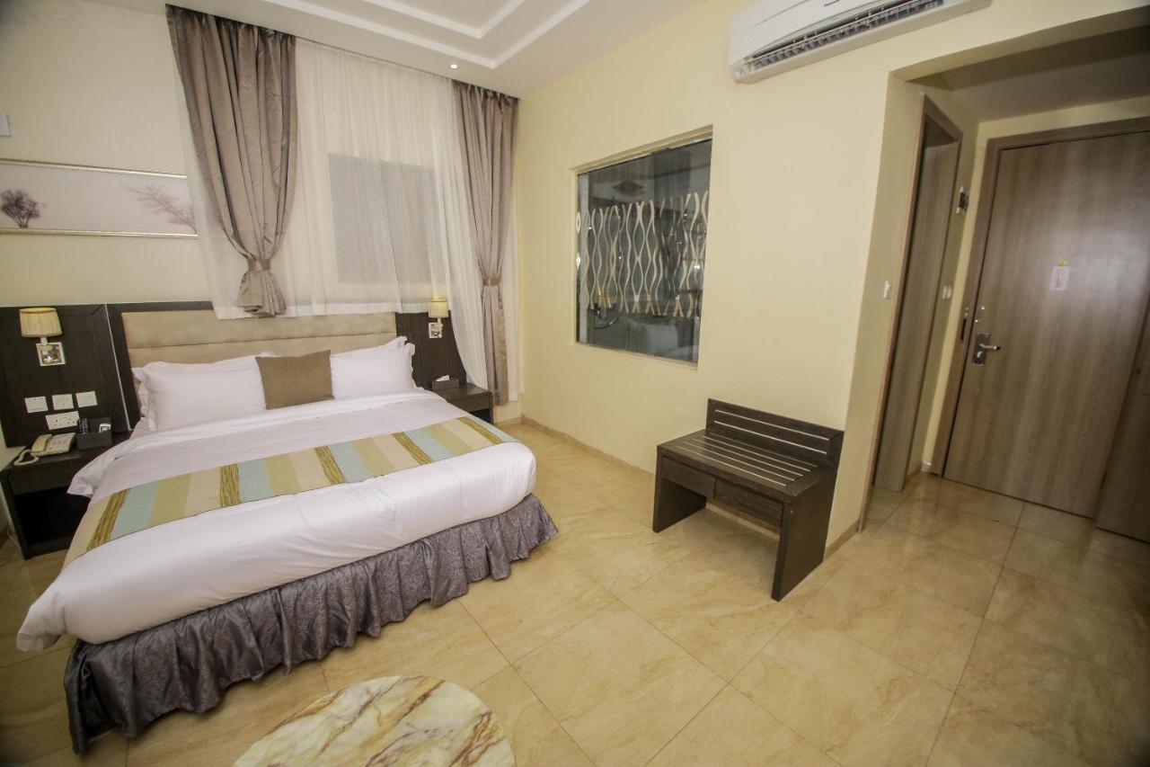 Perfecto La Vila Hotel And Suites Lagos Exterior foto