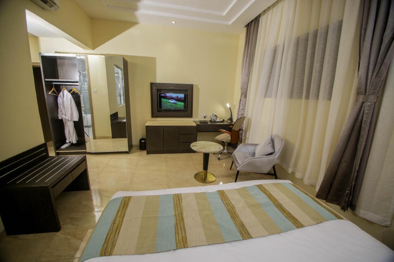 Perfecto La Vila Hotel And Suites Lagos Exterior foto